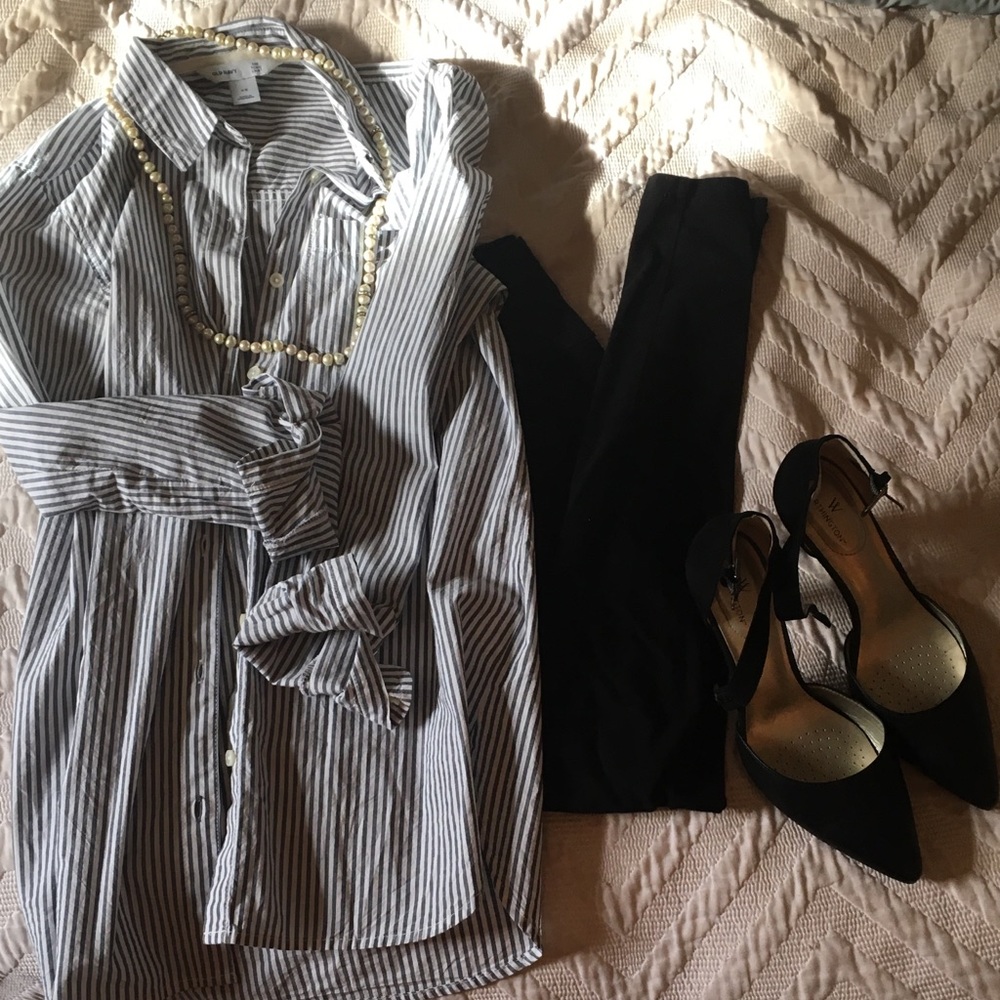Blue/white long sleeve button up tunic shirt